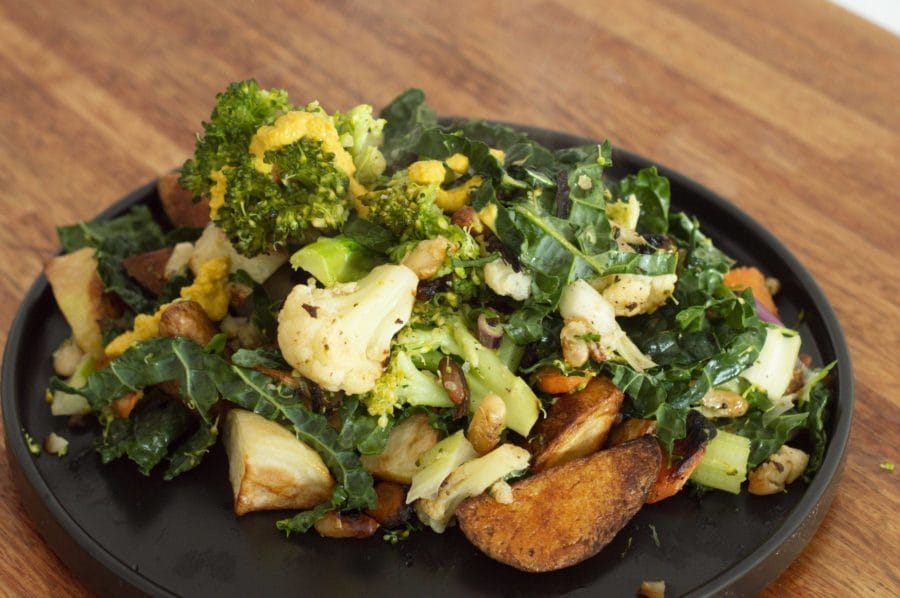 Ensalada tibia de papas y brocoli al horno con Mostaza Americana Apité